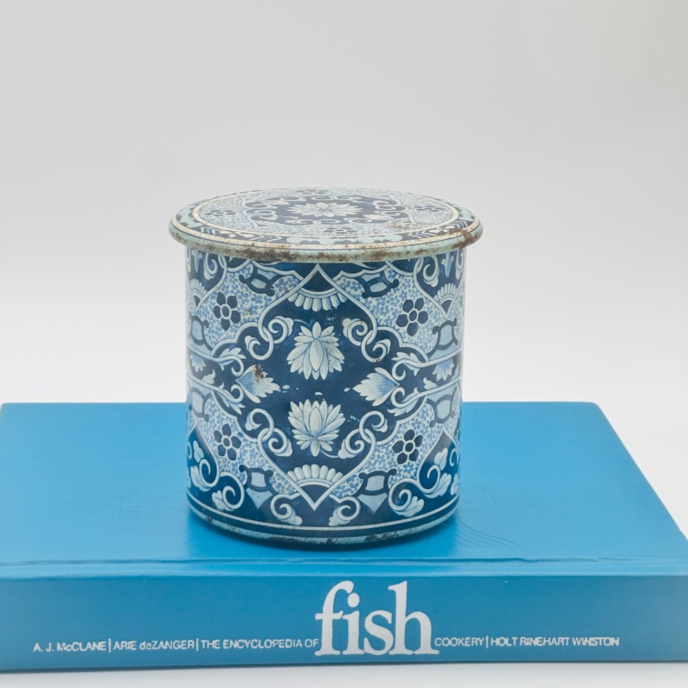 Vintage Delft Holland Blue White Floral Metal Tin Canister Holland Rusty Crusty